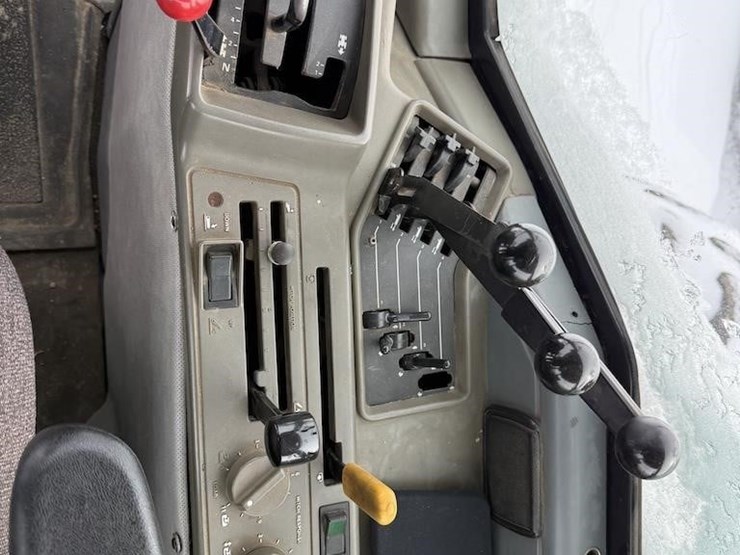 1988-case-ih-7140-image-11