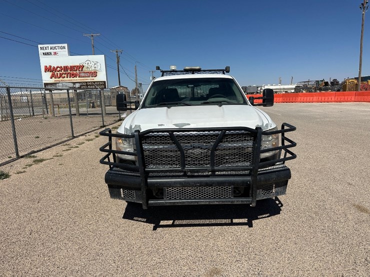 2010-chevrolet-silverado-2500hd-image-2