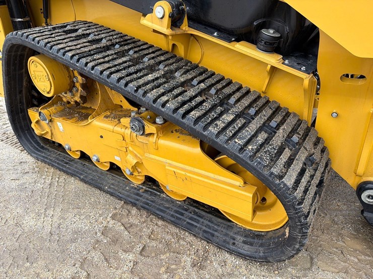 2025-caterpillar-255-image-14