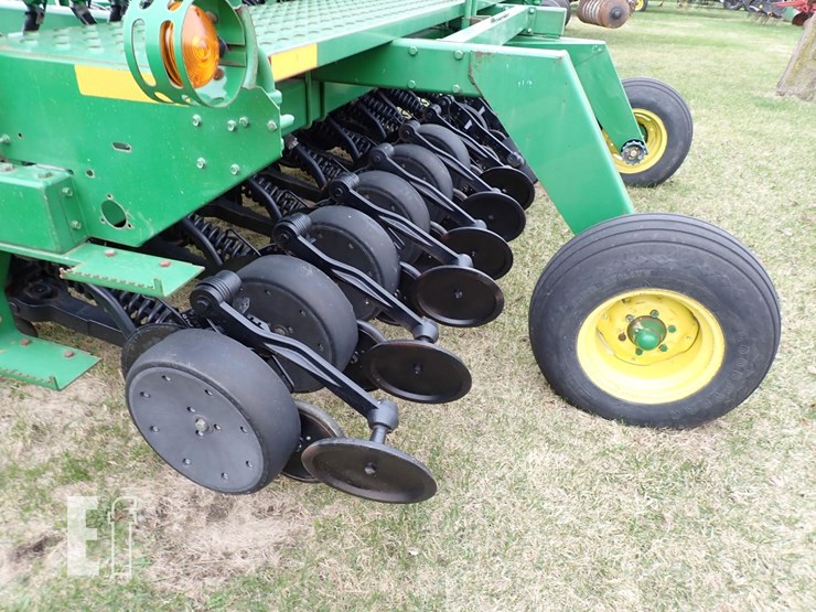 2021-john-deere-1560-image-10