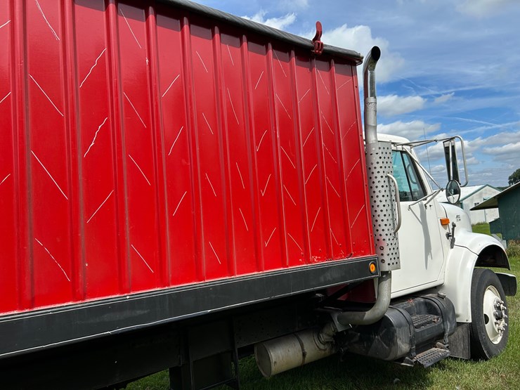 1995-case-ih-4900-image-12