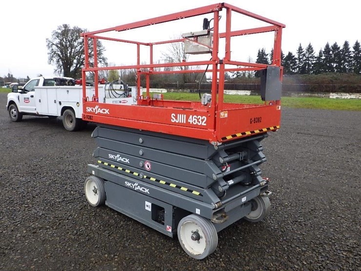 2017-skyjack-sj4632-scissor-lift-image-3