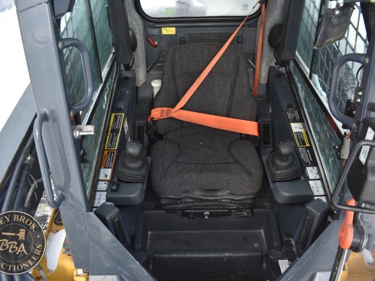 2020-deere-333g-image-44