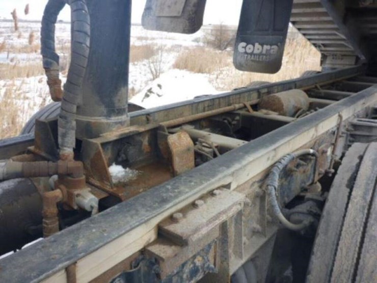 2015-peterbilt-367-image-45