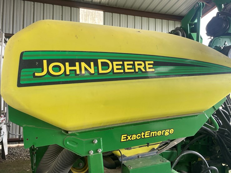 john-deere-1725-image-16