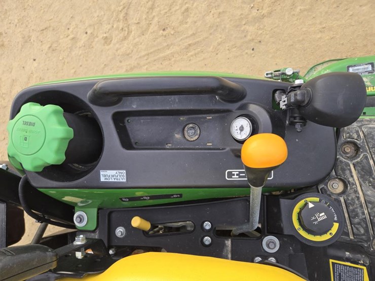 john-deere-1025r-image-21