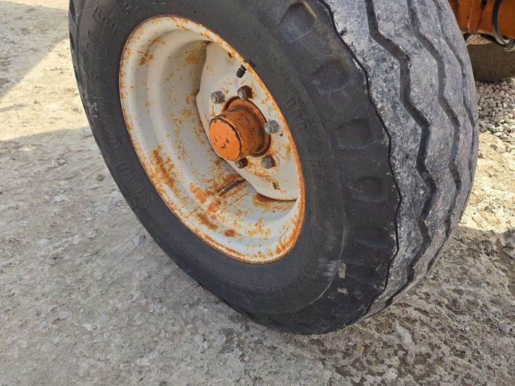 1984-ford-540-image-13