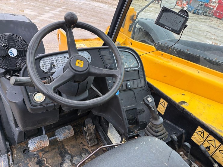 2016-jcb-507-42-image-15