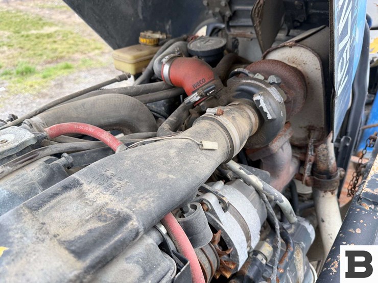 2002-new-holland-tn75v-image-58