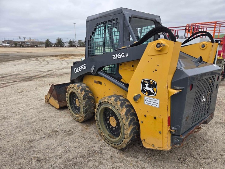 2017-deere-316gr-image-4