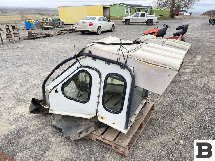 key-dollar-cab-orchard-tractor-cab-image-2
