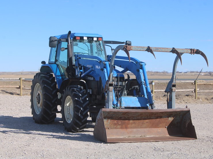 new-holland-tm125-image-9