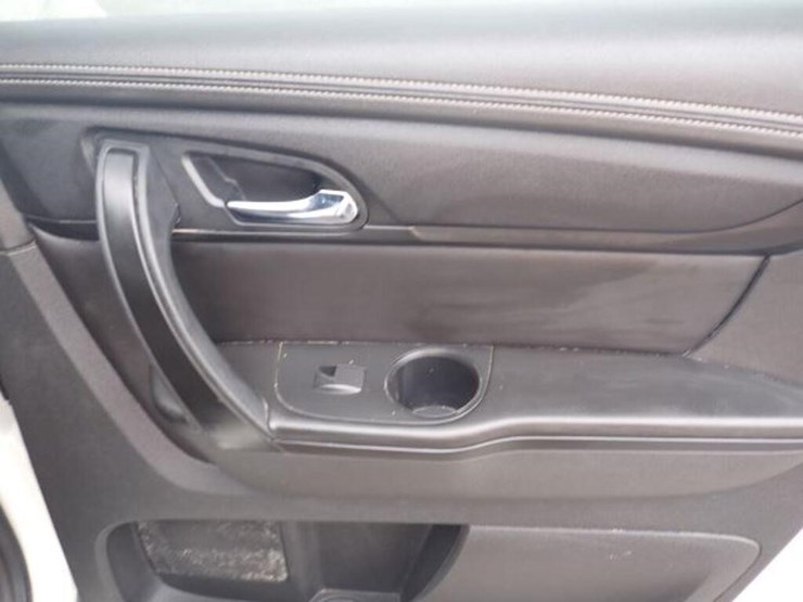 2015-chevrolet-traverse-image-47