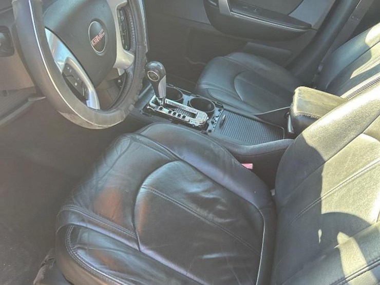 2012-gmc-acadia-slt-image-34