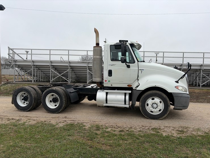 2012-international-prostar-image-3