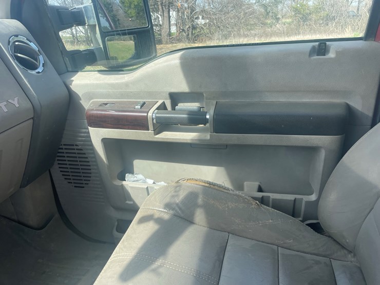 2008-ford-f250-image-28