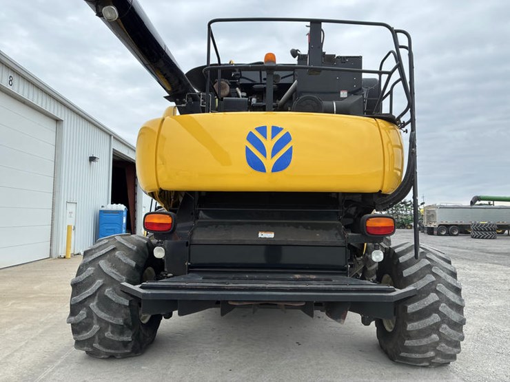 2009-new-holland-cr9060-image-7