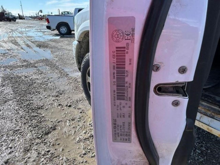 2018-dodge-2500-image-11