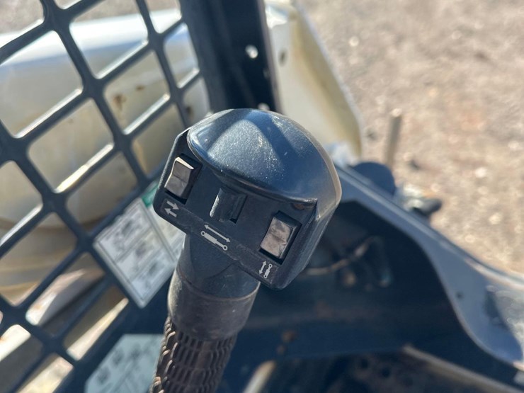 2019-bobcat-t595-image-15