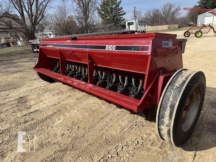 case-ih-5100-image-5