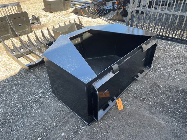 #3028-•-skid-steer-concrete-bucket-image-3