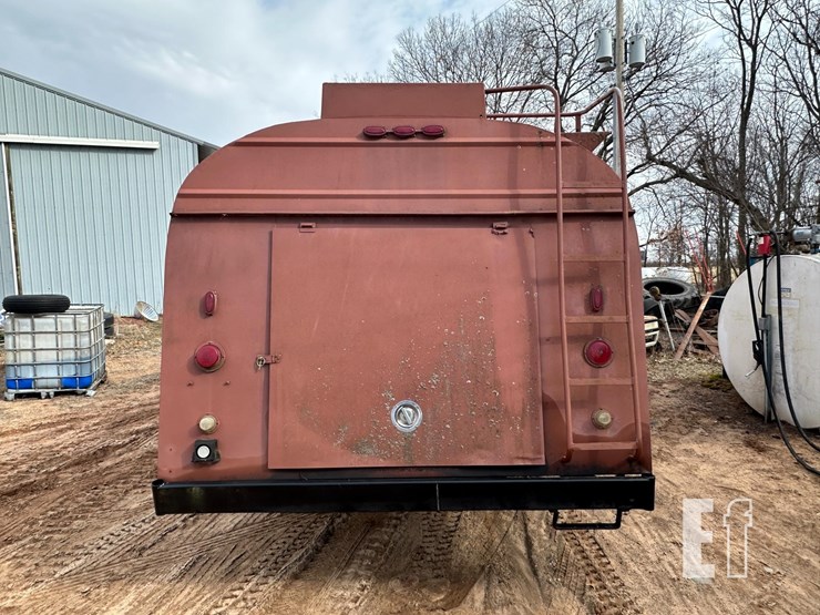 1900-white/gmc-fuel-truck-9618-image-8