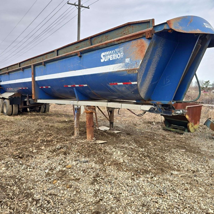 2008 Superior 39ft Semi Dump Trailer, Heavy Duty, Aluminum Rims, frameless, air tailgate, grain chute, spare tire, steel floor, air ride, most of the Rear Tires low miles, swinging hinge door, VIN- 1S9DS40218E573032