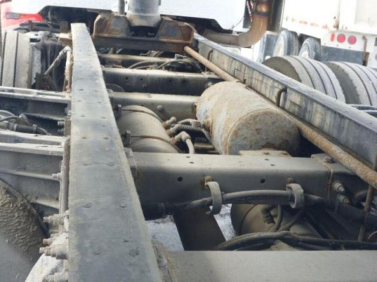 2015-peterbilt-367-image-71