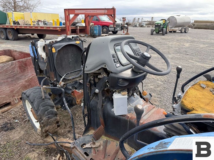 new-holland-tn75vas-tractor---parts-image-21