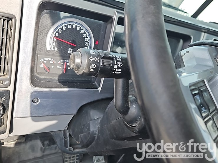 2021-mack-mack-anthem-t64-6x4-truck-tractor,-day-cab,-mp-7-425hp-diesel-engine,-automatic-m-drive-transmission-image-39