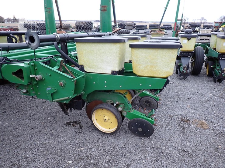 john-deere-7200-image-11