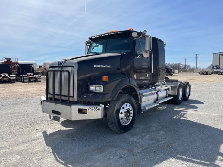 2012-western-star-4900-image-1