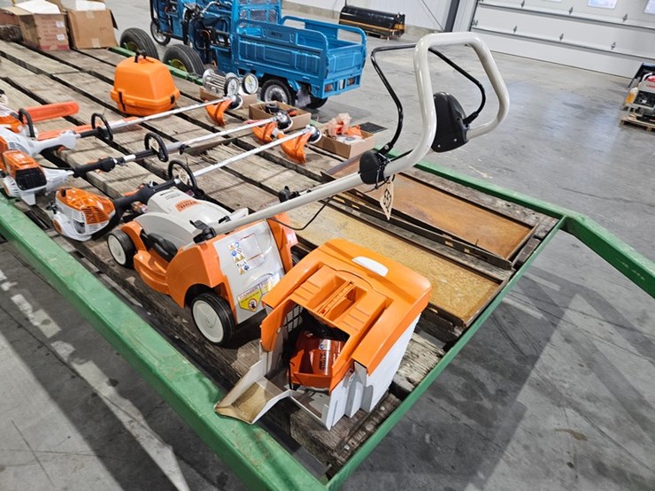 #652-•-stihl-rma-370-battery-powered-lawn-mower-image-3