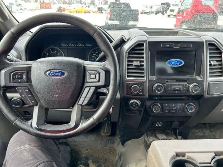 2016-ford-f150-xlt-image-13