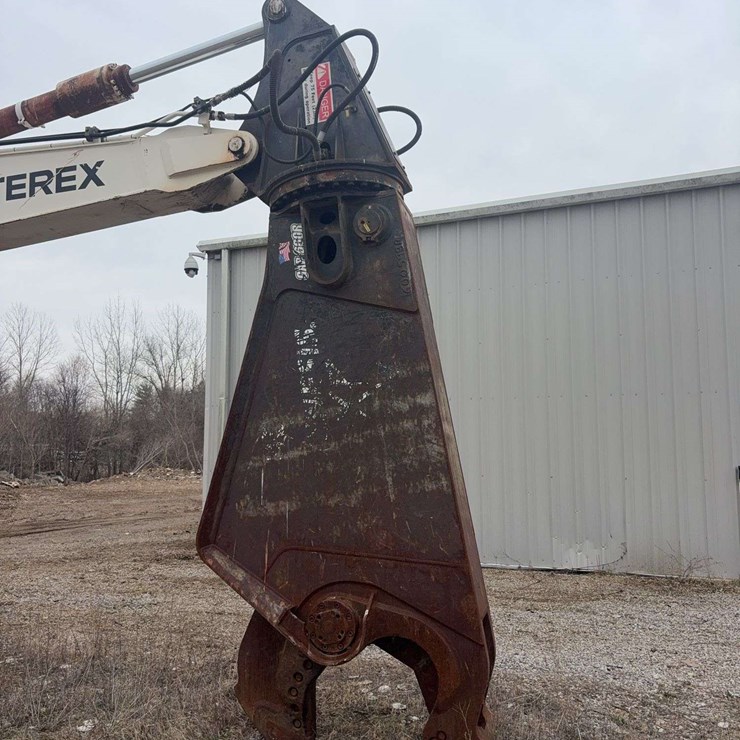 2012 Genesis GXP 660R Excavator Shear, Hyd. Rotary Swivel Head , approximately 15,500 lbs, include a 32-inch jaw opening, 32-inch jaw depth, and a minimum excavator requirement of 75,000 lbs for boom mounting or 120,000 lbs for stick mounting, low use, 1 owner, (was a demo unit before purhcased )(If