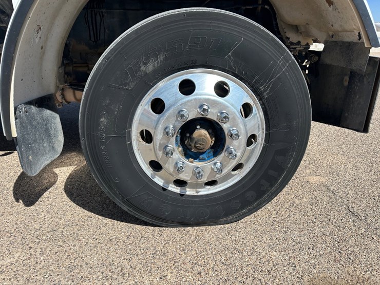 2013-peterbilt-367-image-4