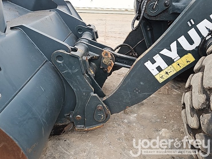 2022-hyundai-hl955a-image-15