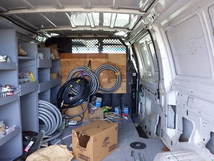 2002-ford-cargo-image-11