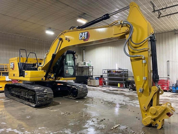 2025-caterpillar-320-image-1