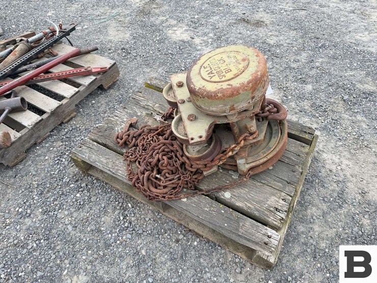 yale-super-geared-black-image-3