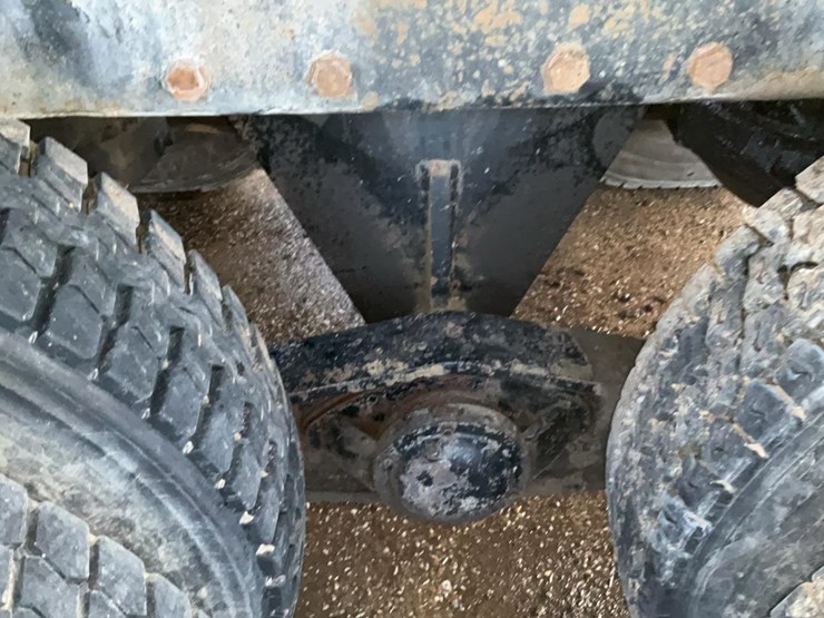 1989-mack-dm690s-image-23