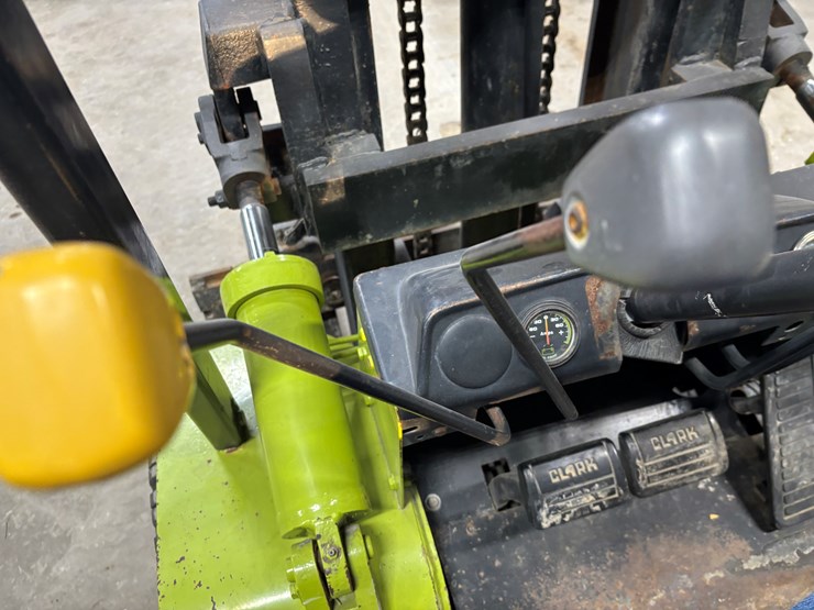 #2306-•-clark-c500-forklift-image-40