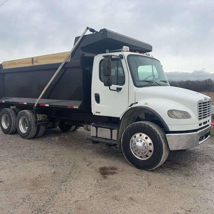 2009 FREIGHTLINER BUSINESS CLASS M2 106