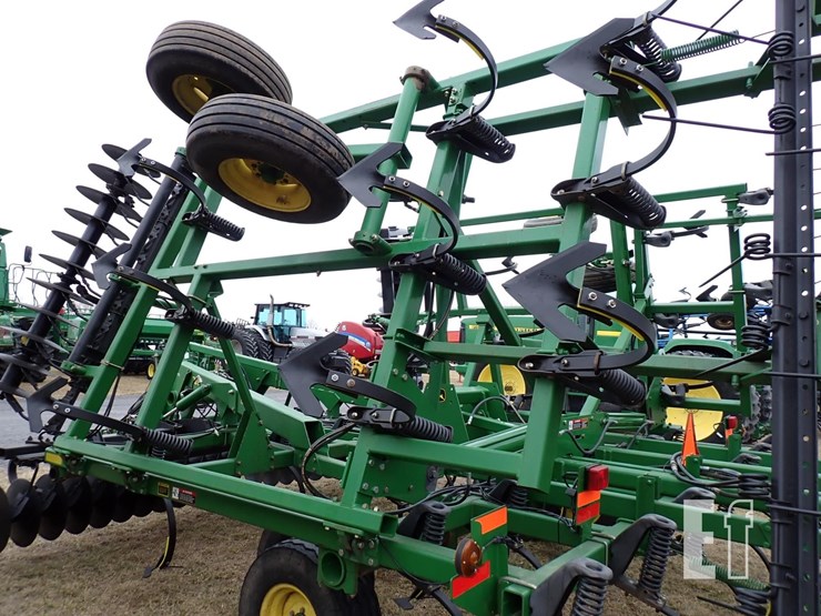 john-deere-726-image-13