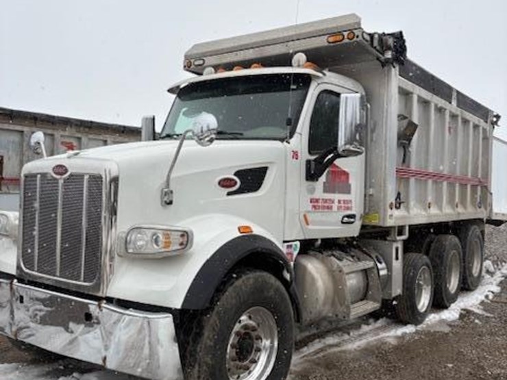 2018-peterbilt-567-image-1