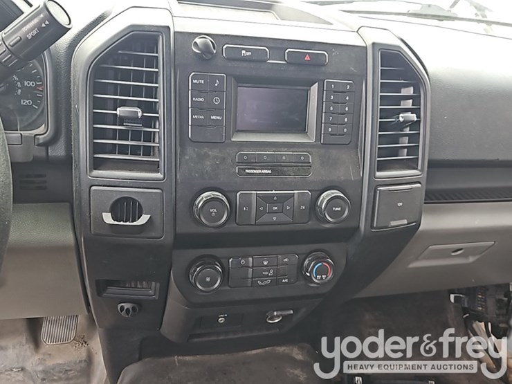 2016-ford-f150-image-25