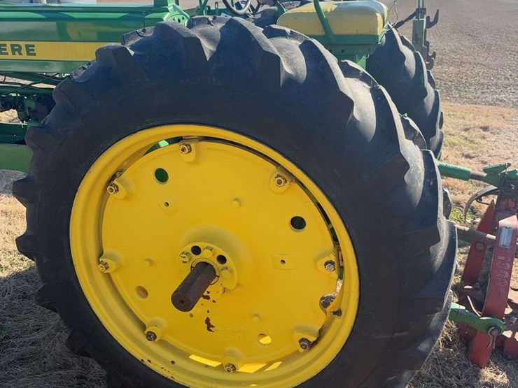 1957-john-deere-520-image-6