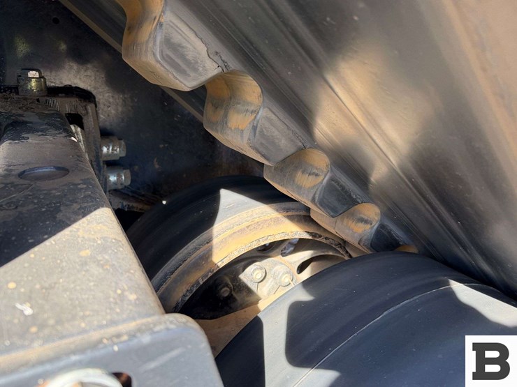 2024-case-ih-525-image-38