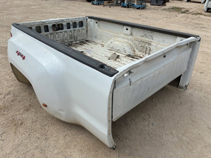 chevy-4x4-dually-truck-bed-image-2