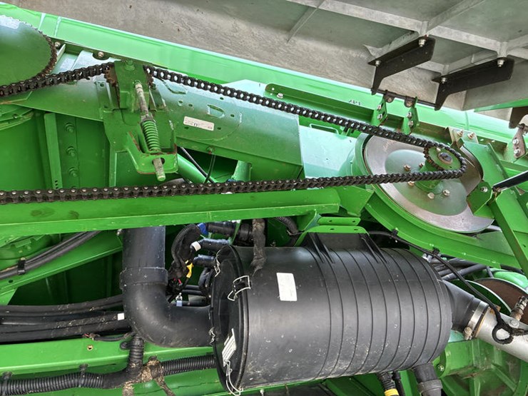 2014-john-deere-s670-image-52